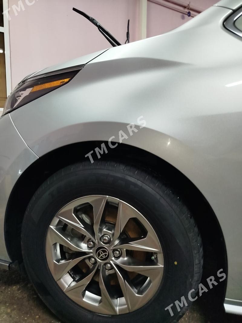 Toyota Sienna 2022 - 550 000 TMT - Туркменабат - img 9