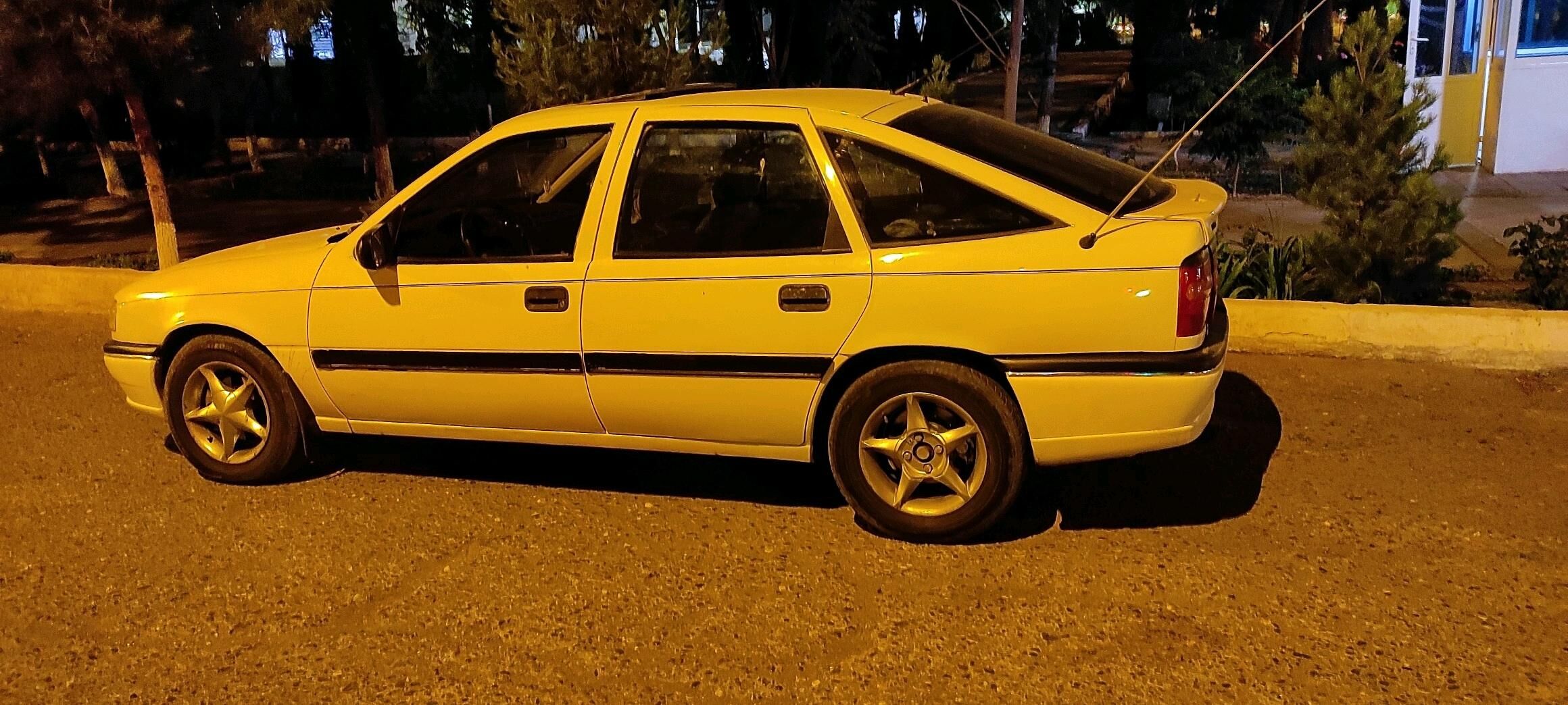 Opel Vectra 1992 - 38 000 TMT - Дянев - img 4