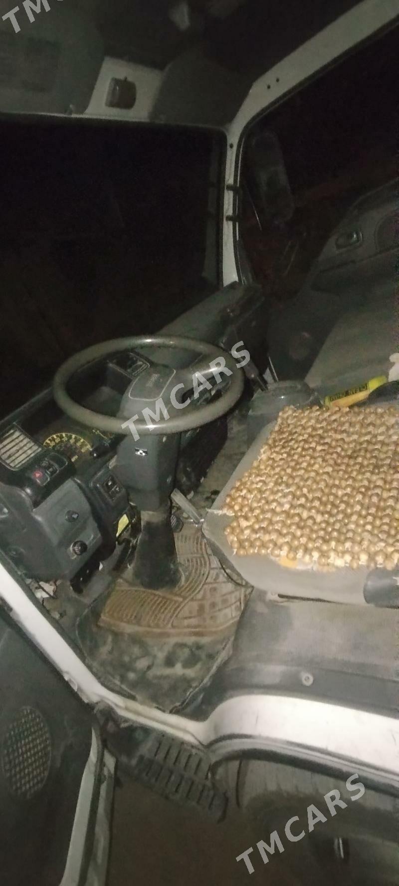 Mitsubishi Canter 2004 - 250 000 TMT - Сакар - img 2