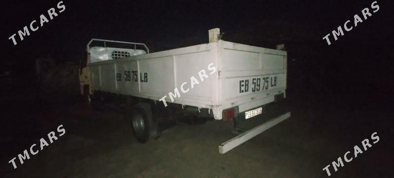 Mitsubishi Canter 2004 - 250 000 TMT - Сакар - img 3