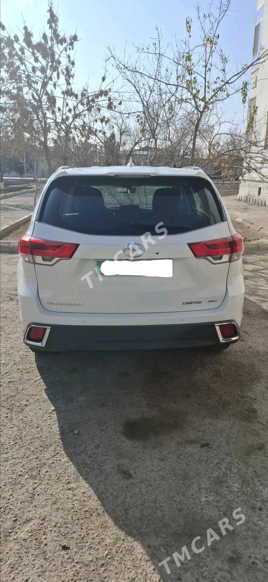 Toyota Highlander 2017 - 400 000 TMT - Дашогуз - img 4