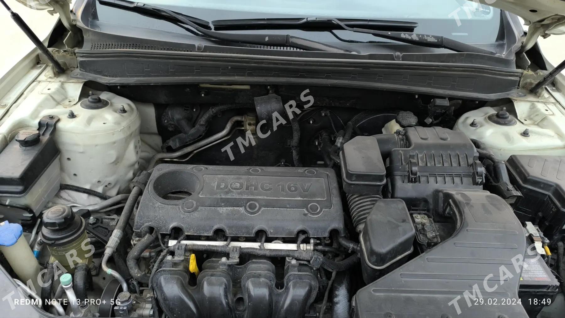 Hyundai Santa Fe 2012 - 185 000 TMT - Ашхабад - img 4
