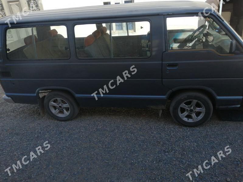 Toyota Hiace 1991 - 37 000 TMT - Sakarçäge - img 4