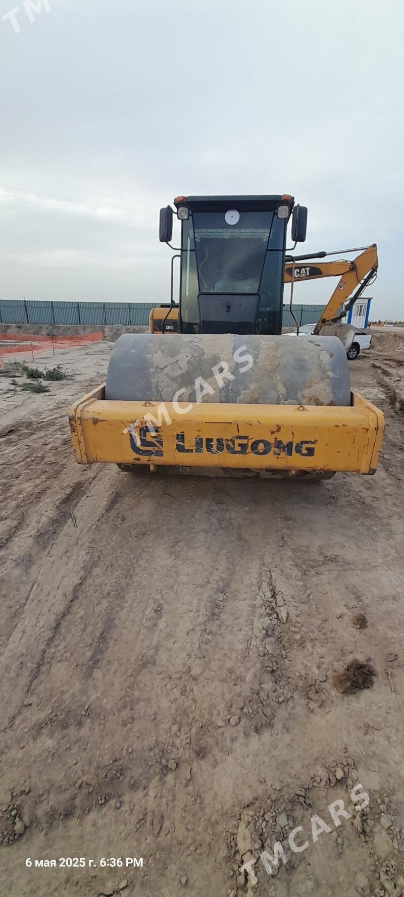 Caterpillar Excavator 2008 - 300 000 TMT - Ашхабад - img 2