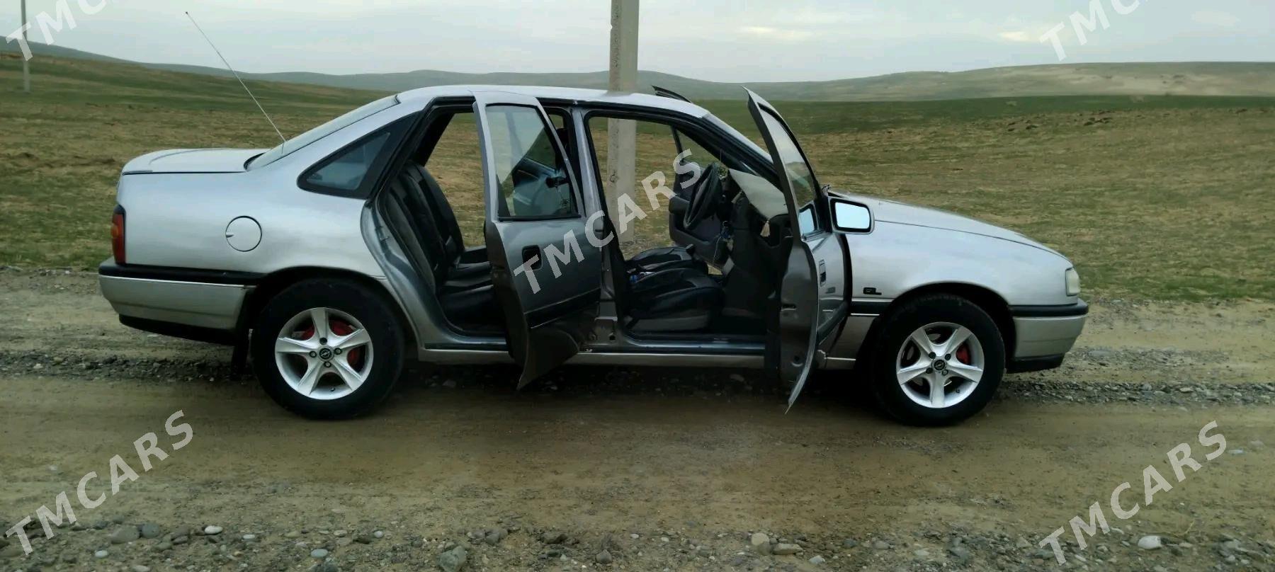 Opel Vectra 1988 - 25 000 TMT - Serhetabat (Guşgy) - img 2