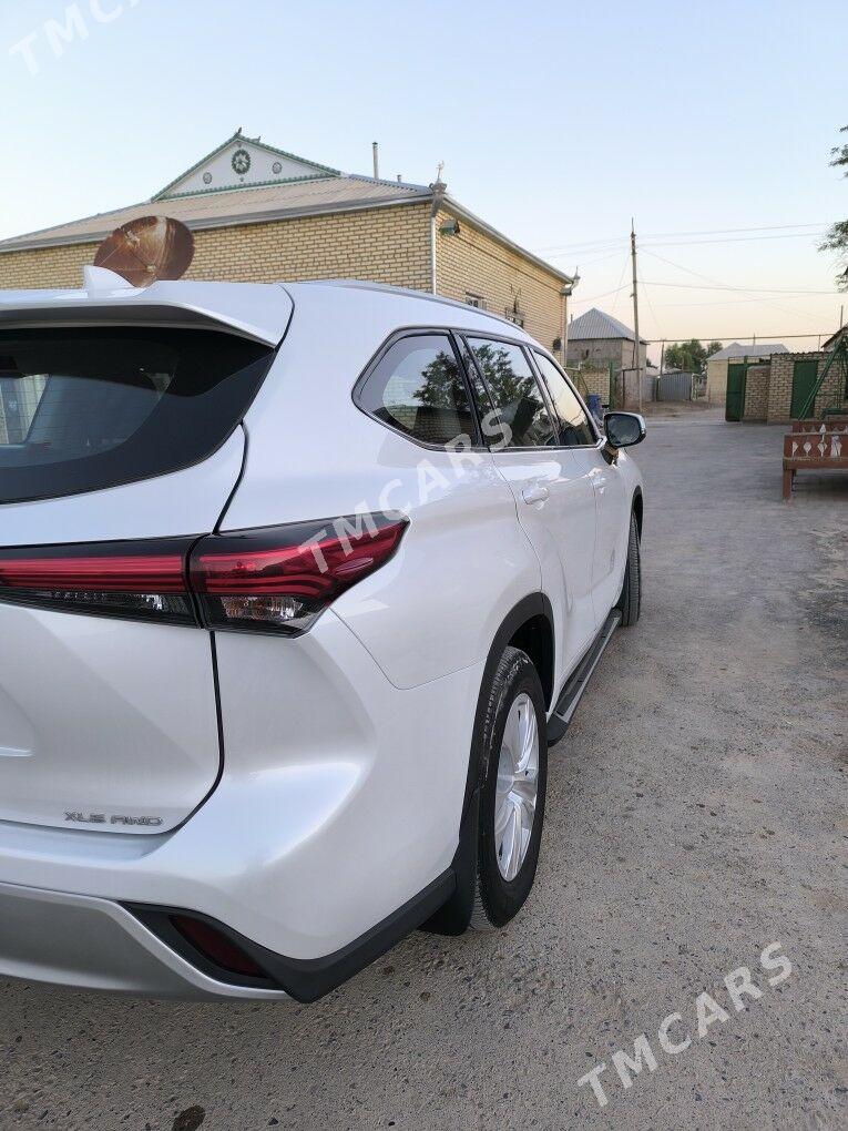 Toyota Highlander 2022 - 600 000 TMT - Babadaýhan - img 4