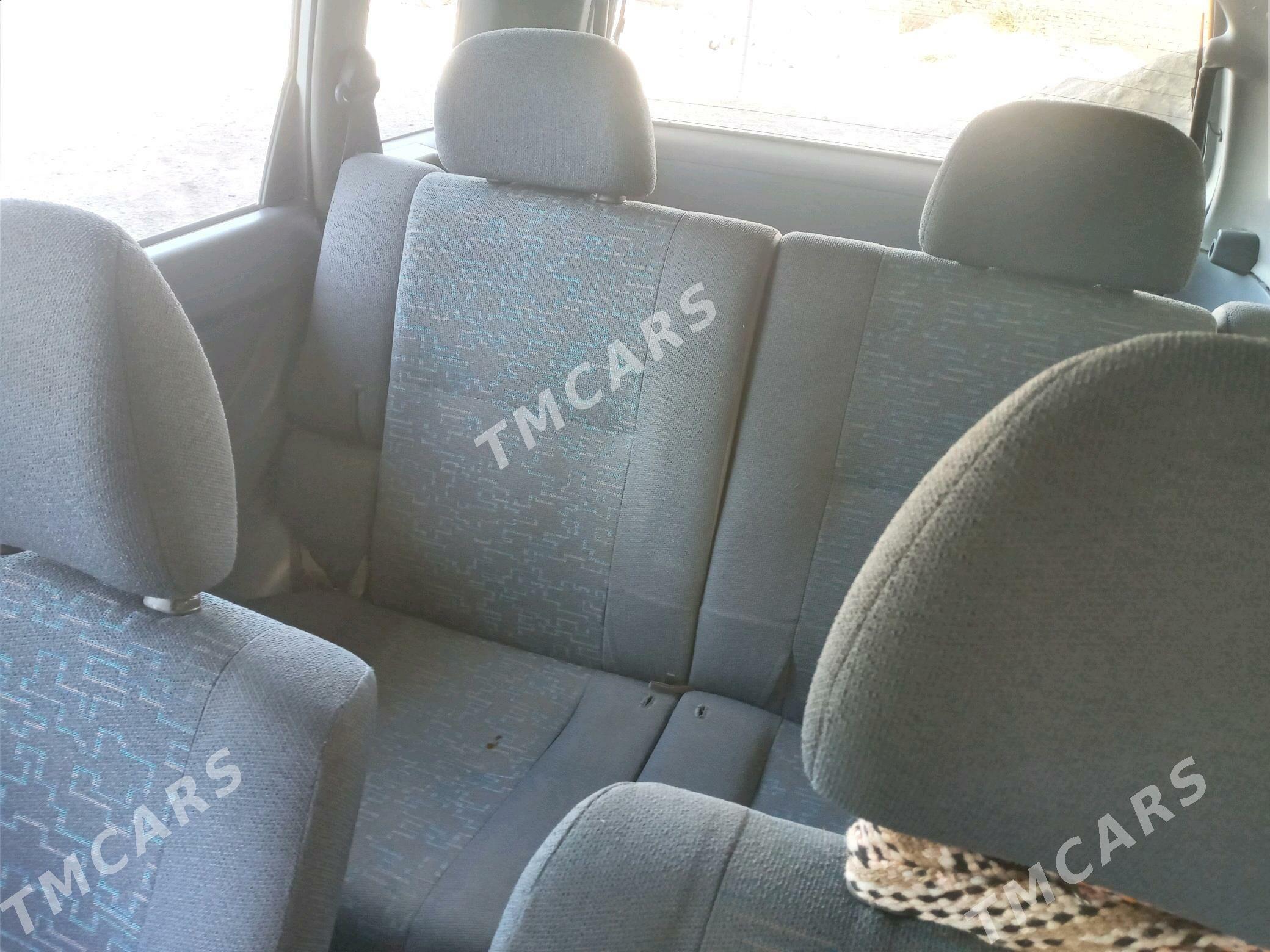 Daihatsu Terios 2000 - 32 000 TMT - Гёкдже - img 5