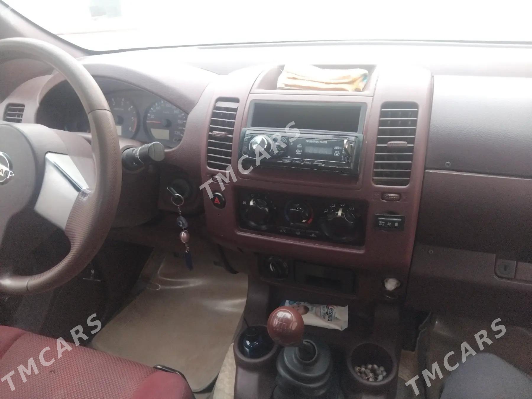 Nissan Navara 2014 - 145 000 TMT - Balkanabat - img 4