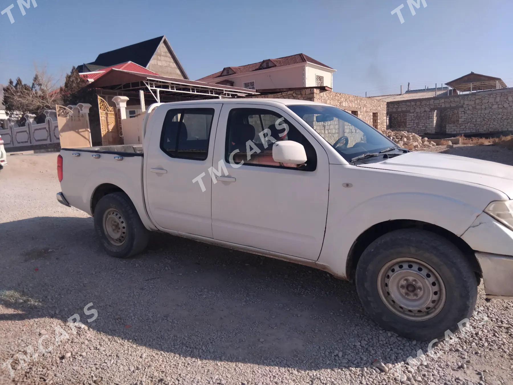 Nissan Navara 2014 - 145 000 TMT - Balkanabat - img 8