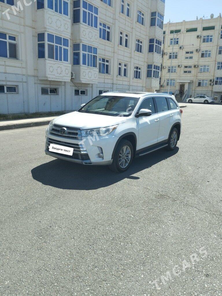 Toyota Highlander 2019 - 460 000 TMT - Сакар - img 1
