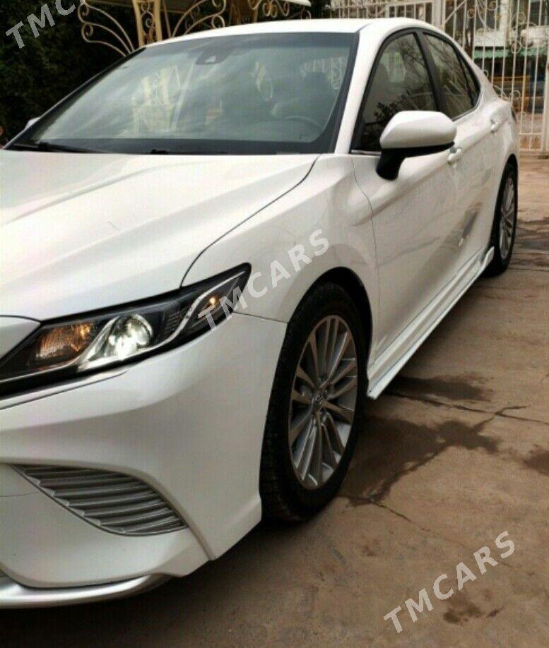 Toyota Camry 2018 - 260 000 TMT - Мары - img 3