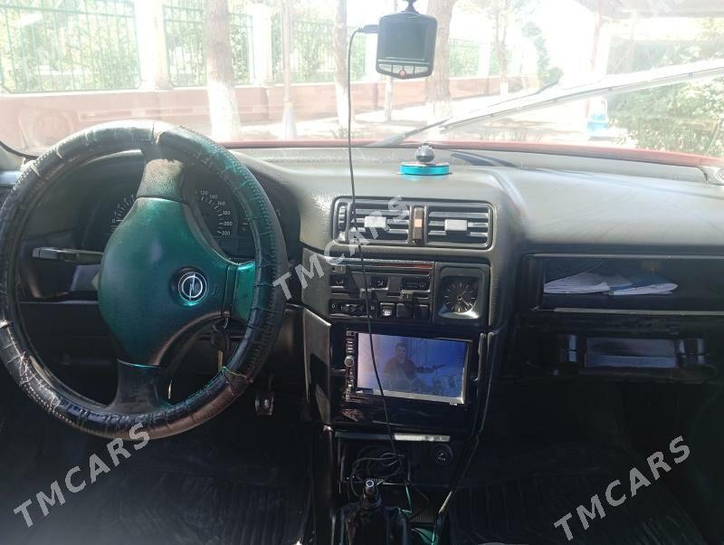 Opel Vectra 1989 - 24 000 TMT - Дянев - img 3