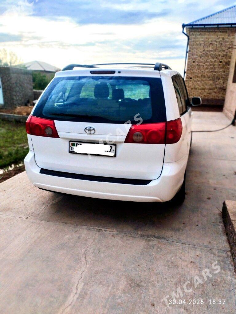 Toyota Sienna 2007 - 200 000 TMT - Gurbansoltan Eje - img 5