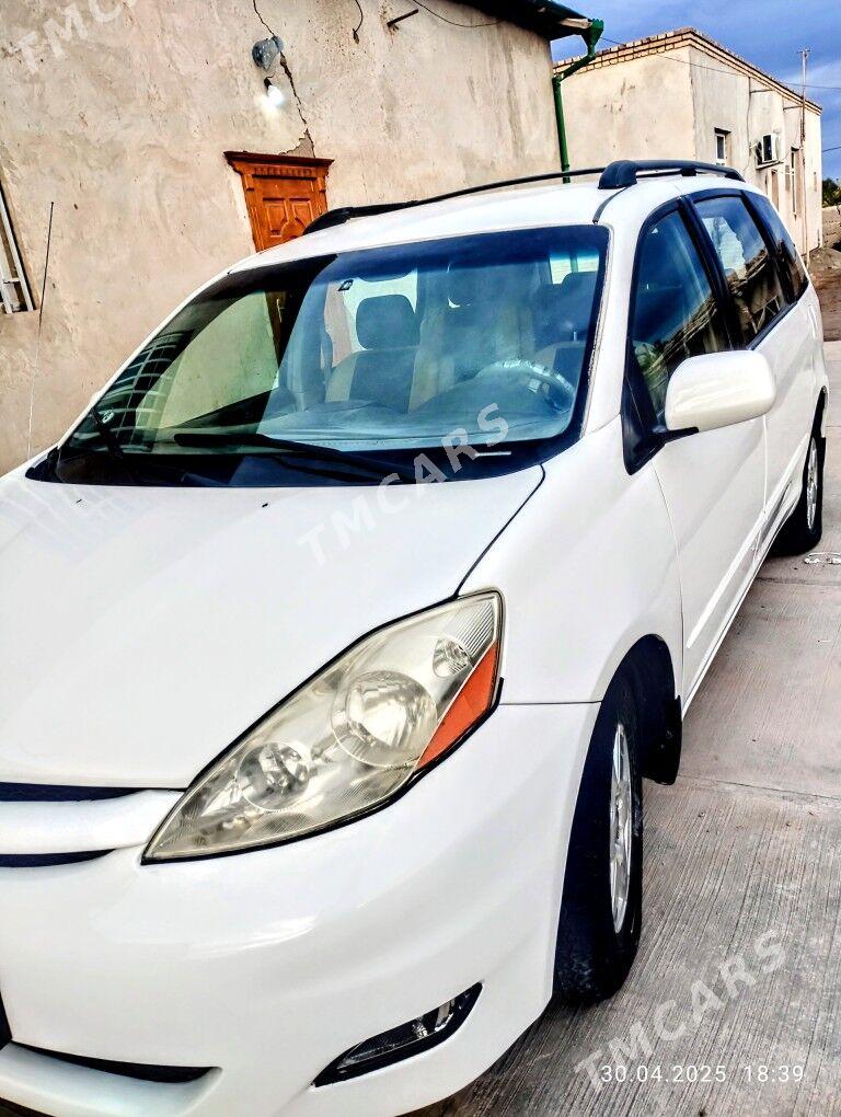 Toyota Sienna 2007 - 200 000 TMT - Gurbansoltan Eje - img 2