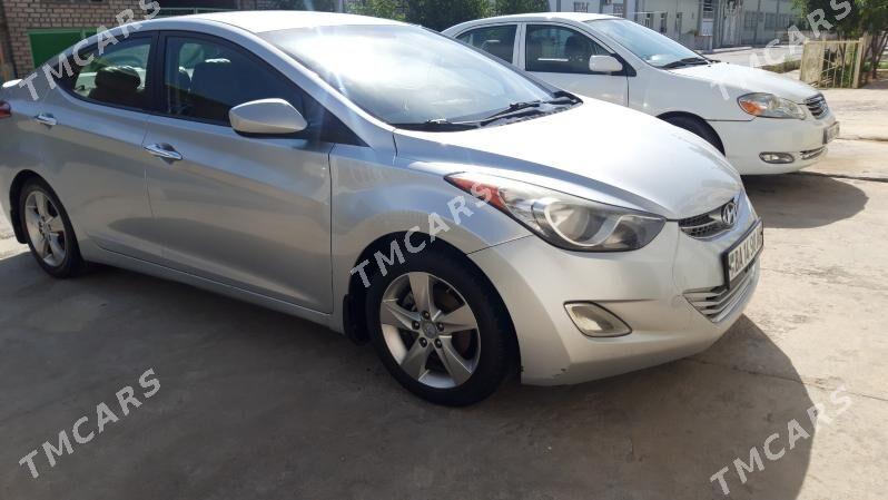 Hyundai Elantra 2011 - 155 000 TMT - Чоганлы - img 3