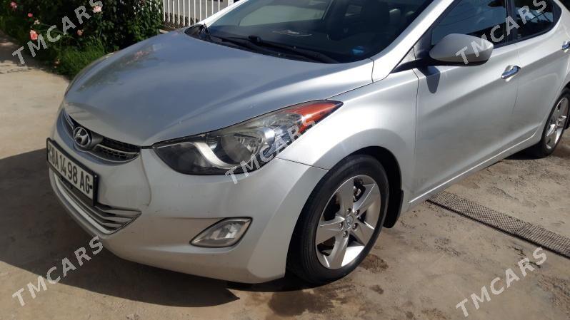Hyundai Elantra 2011 - 155 000 TMT - Чоганлы - img 6