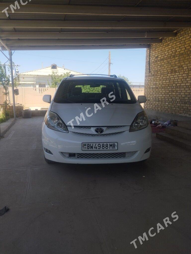 Toyota Sienna 2006 - 195 000 TMT - Мары - img 3