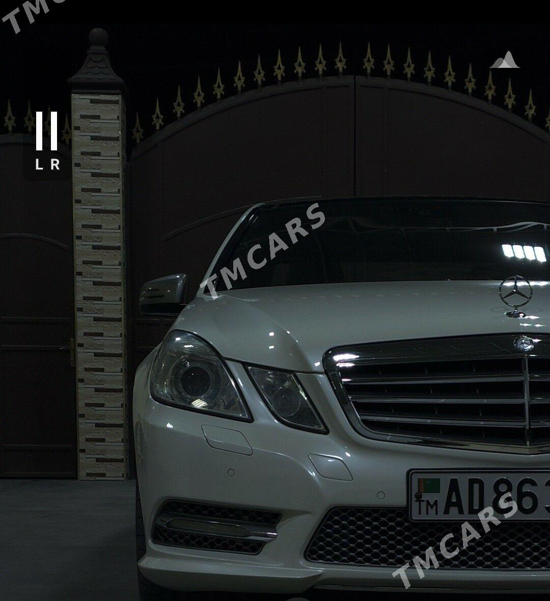 Mercedes-Benz E350 2013 - 500 000 TMT - Чоганлы - img 4