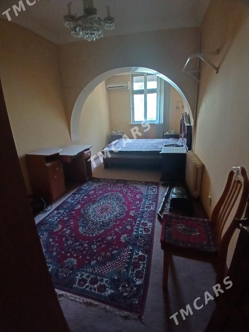 Срочно 3эт 3ком 105м² - 2 мкр - img 2