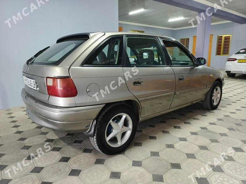 Opel Astra 1993 - 35 000 TMT - Kerki - img 3