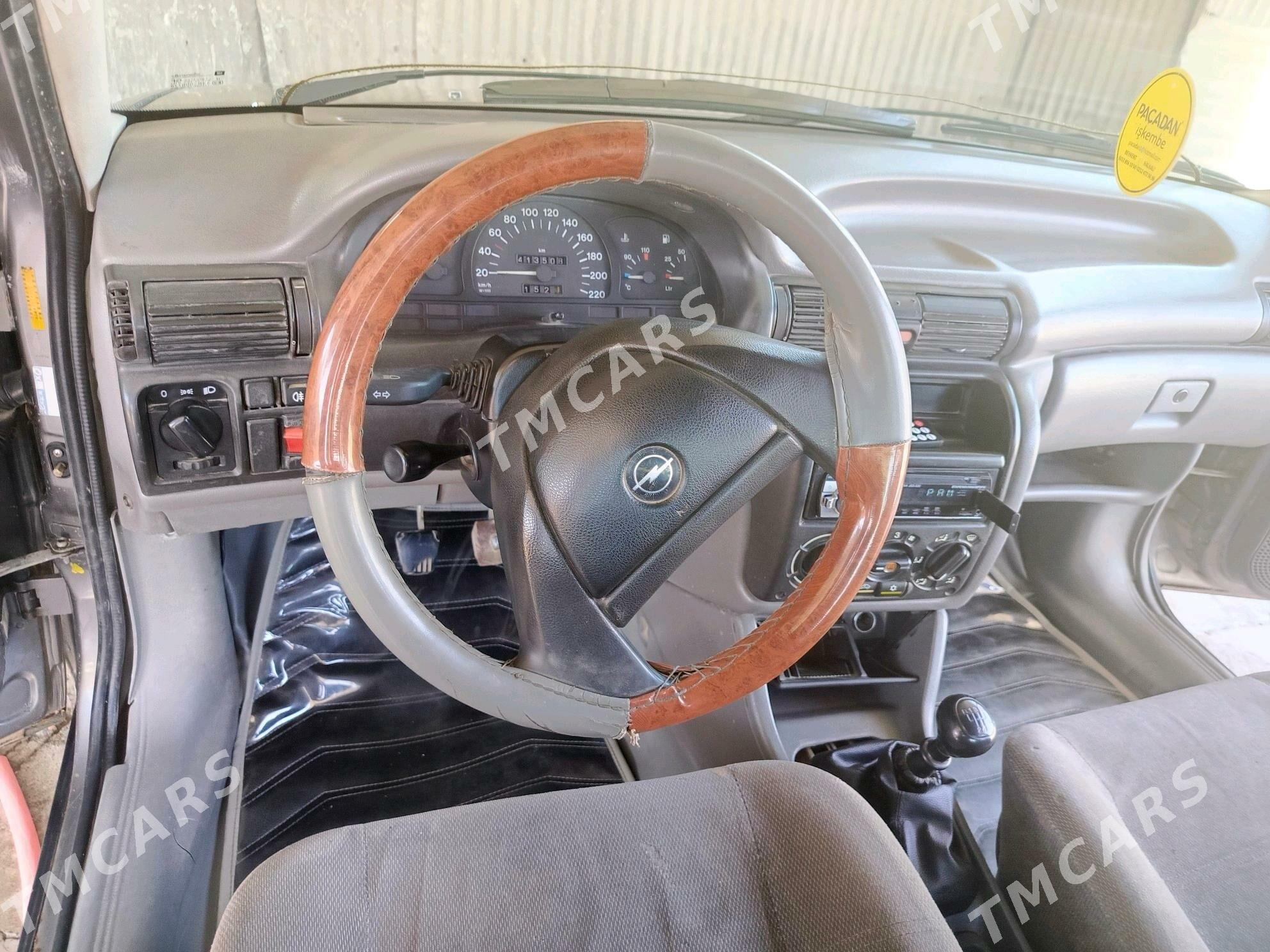 Opel Astra 1993 - 35 000 TMT - Kerki - img 8