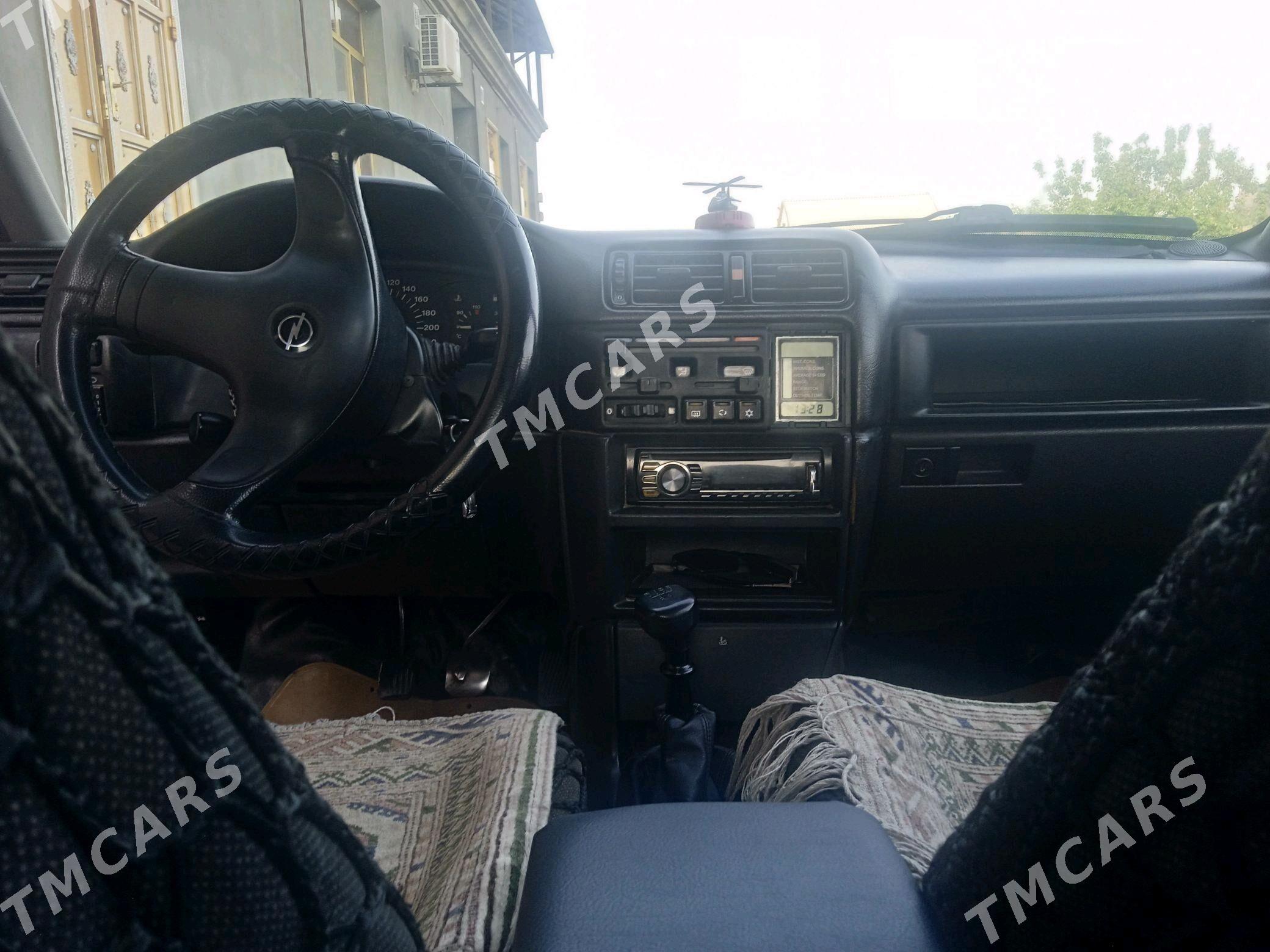 Opel Vectra 1993 - 45 000 TMT - Балканабат - img 2