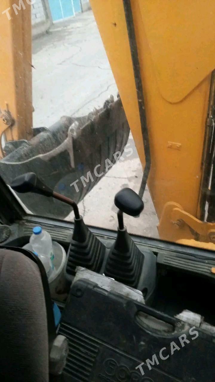 JCB 4CX ECO 2003 - 200 000 TMT - Херрикгала - img 4