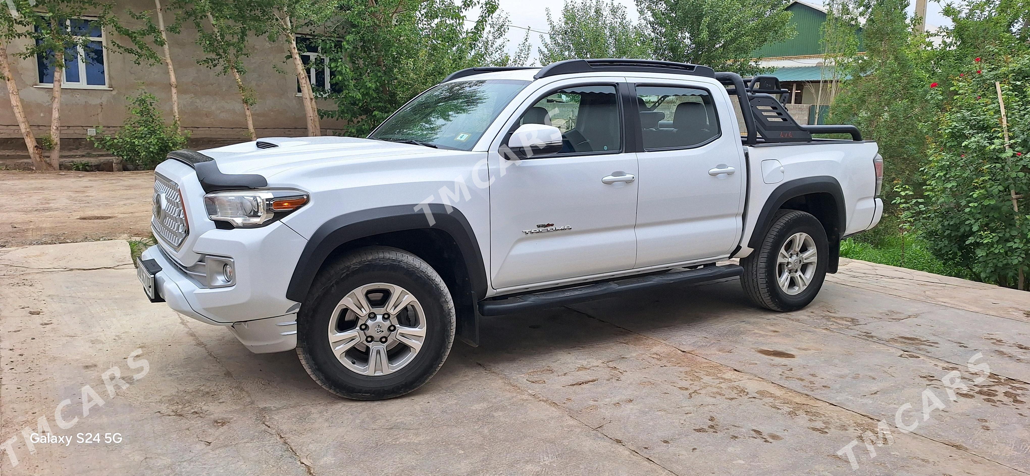 Toyota Tacoma 2018 - 395 000 TMT - Köneürgenç - img 2