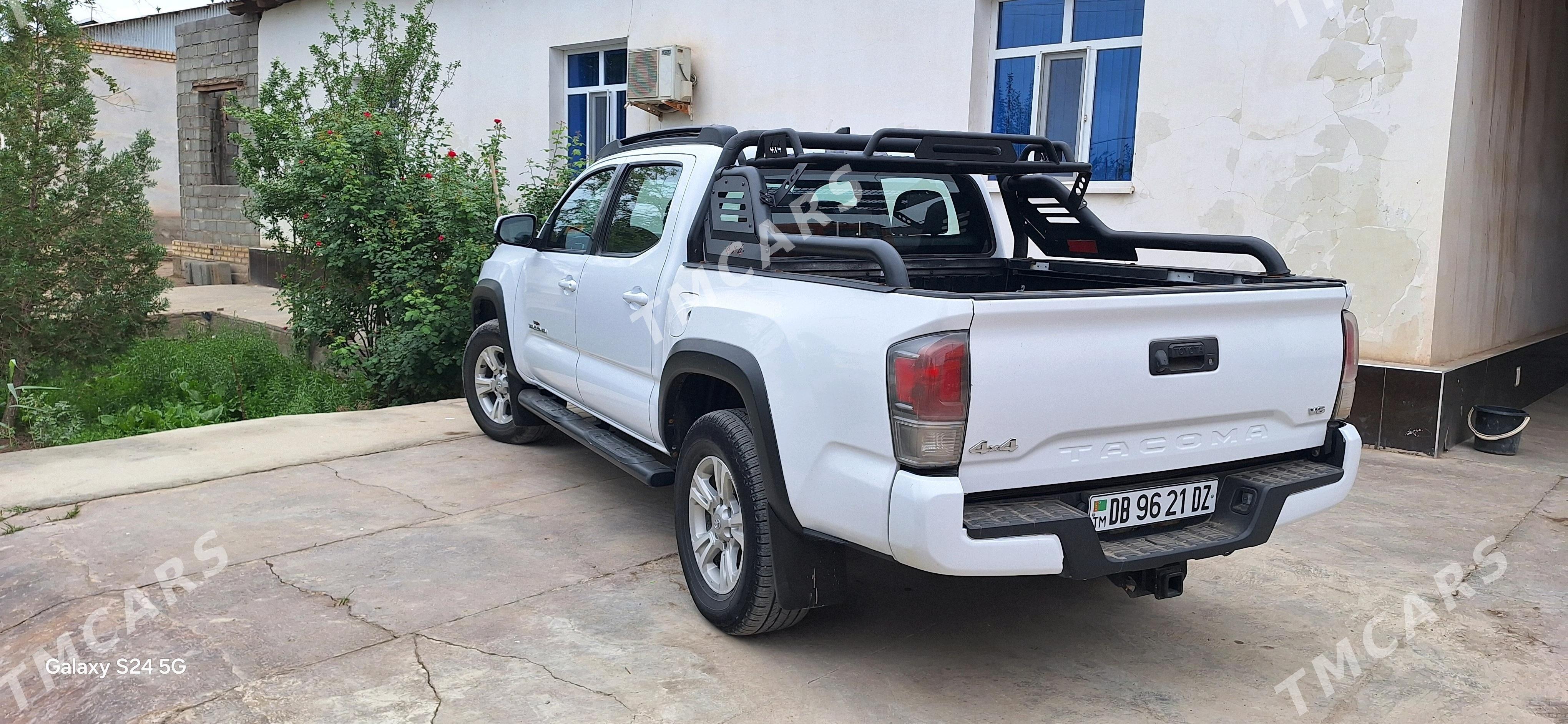 Toyota Tacoma 2018 - 395 000 TMT - Köneürgenç - img 4