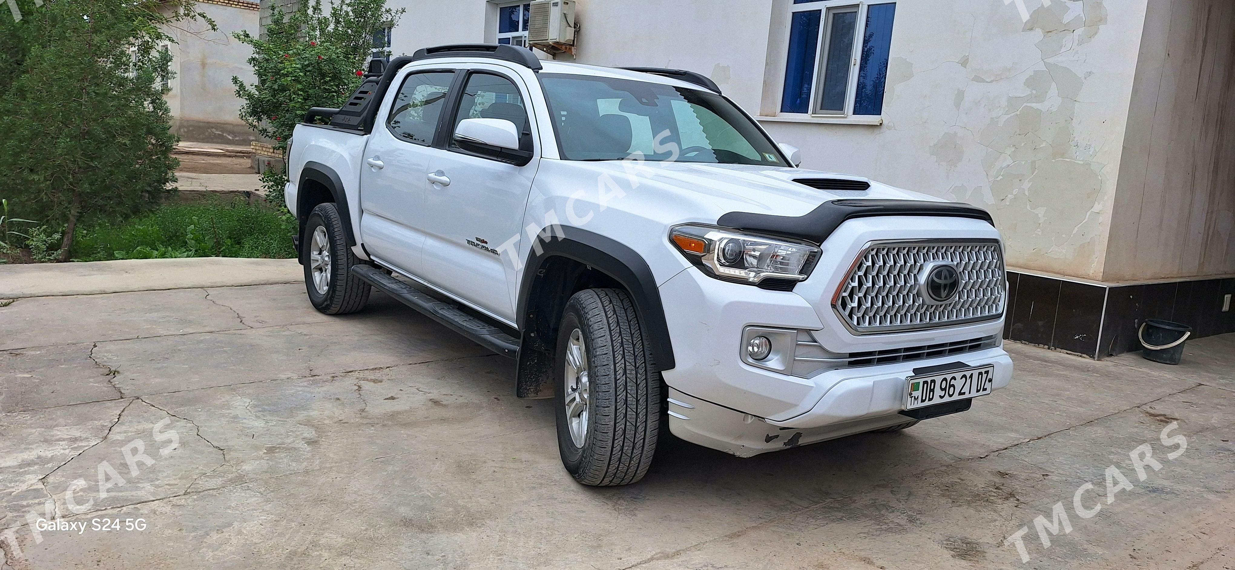 Toyota Tacoma 2018 - 395 000 TMT - Köneürgenç - img 5