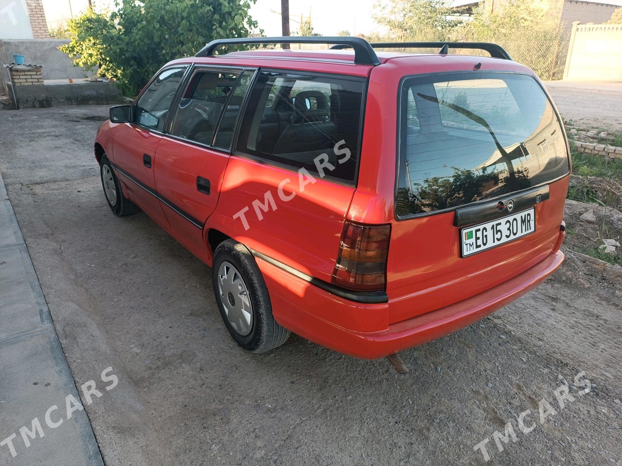 Opel Astra 1992 - 27 000 TMT - Мургап - img 3