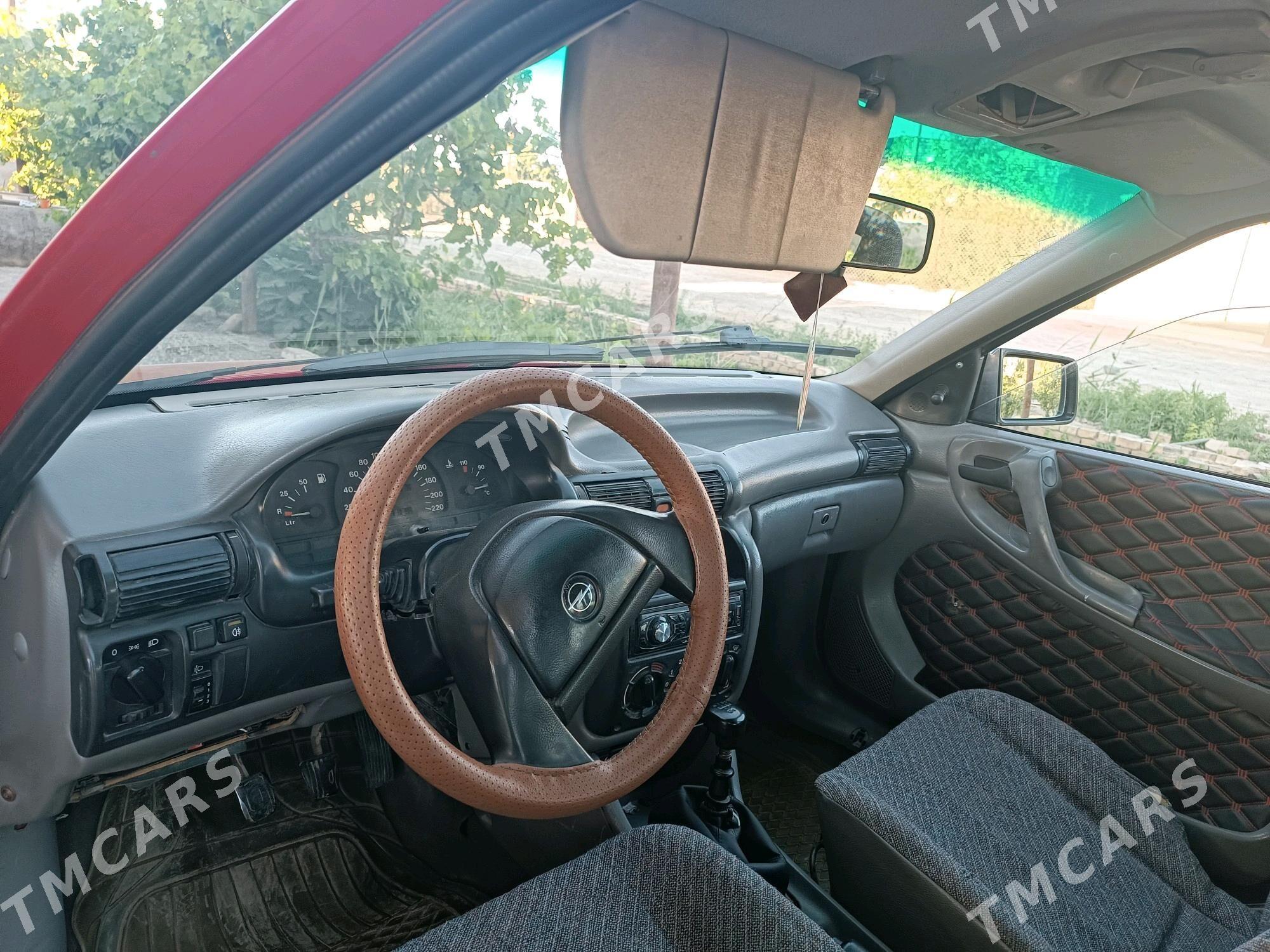 Opel Astra 1992 - 27 000 TMT - Мургап - img 7