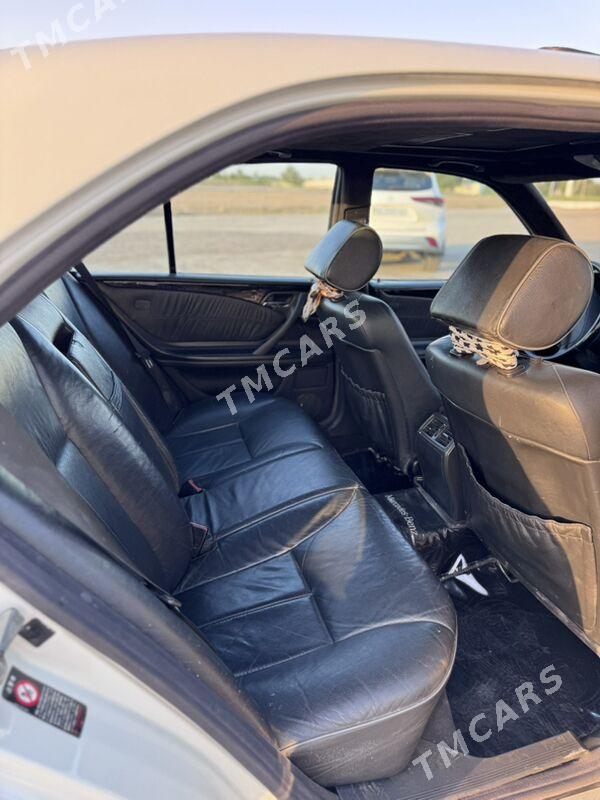 Mercedes-Benz E320 2001 - 135 000 TMT - Aşgabat - img 2