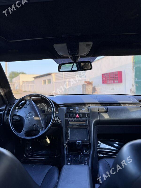 Mercedes-Benz E320 2001 - 135 000 TMT - Aşgabat - img 3