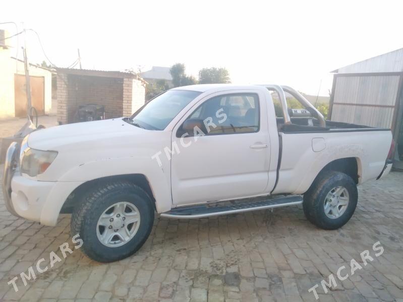 Toyota Tacoma 2010 - 155 000 TMT - Туркменгала - img 3