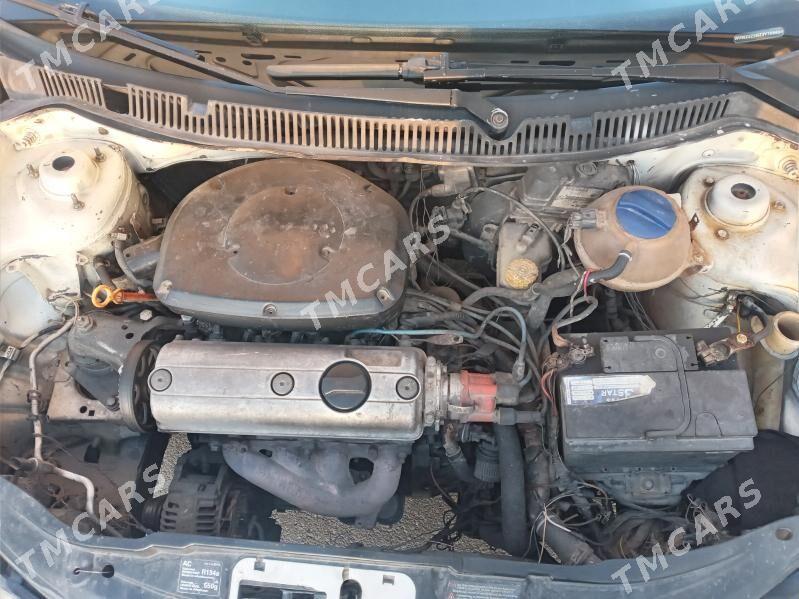 Volkswagen Polo 2002 - 30 000 TMT - Гёкдже - img 2