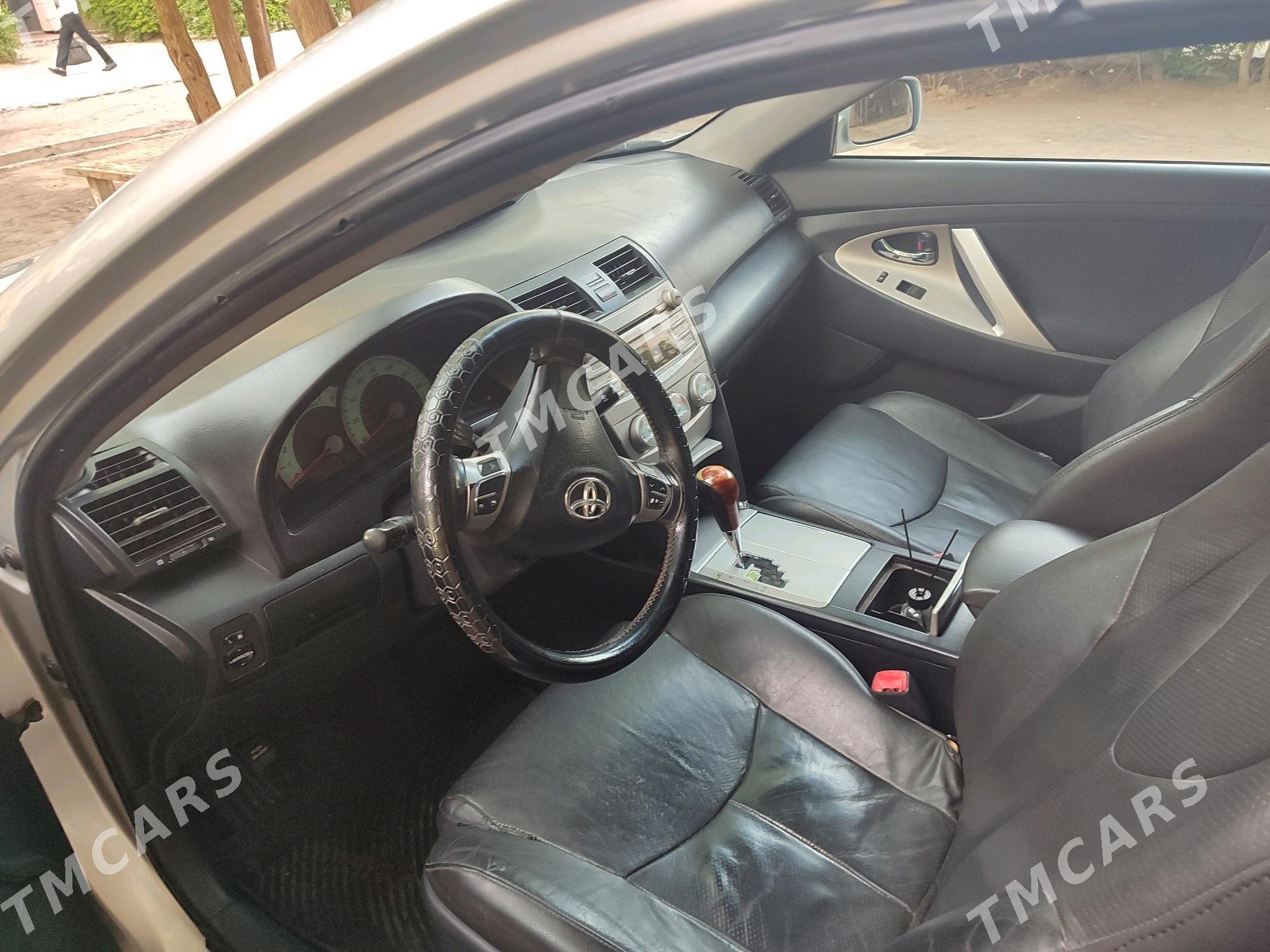 Toyota Camry 2010 - 195 000 TMT - Мары - img 2