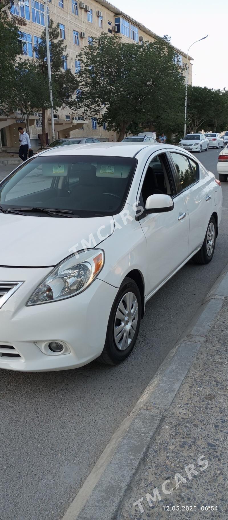 Nissan Versa 2011 - 125 000 TMT - Büzmeýin GRES - img 6