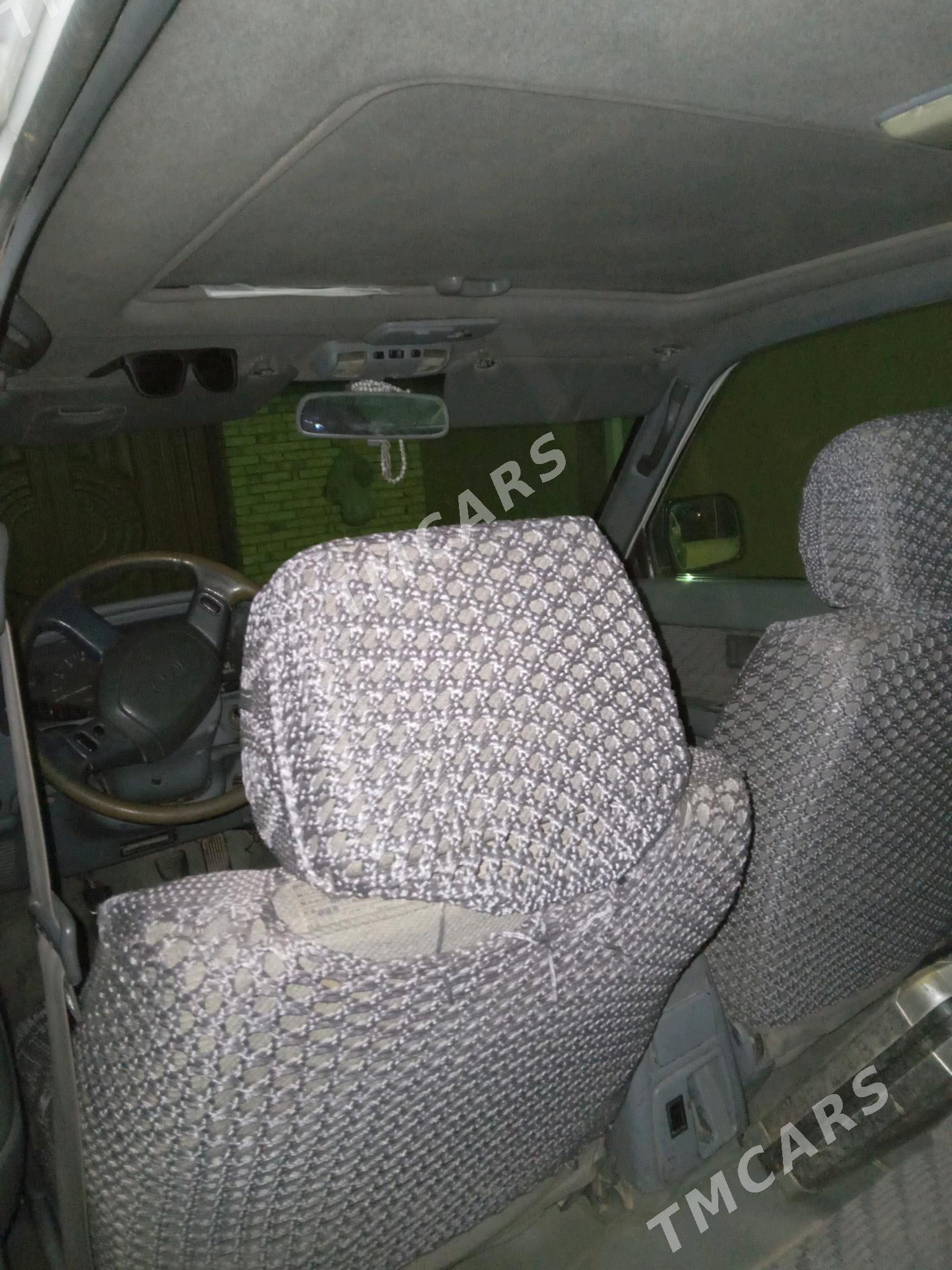 Toyota Hilux 1993 - 30 000 TMT - Gubadag - img 3