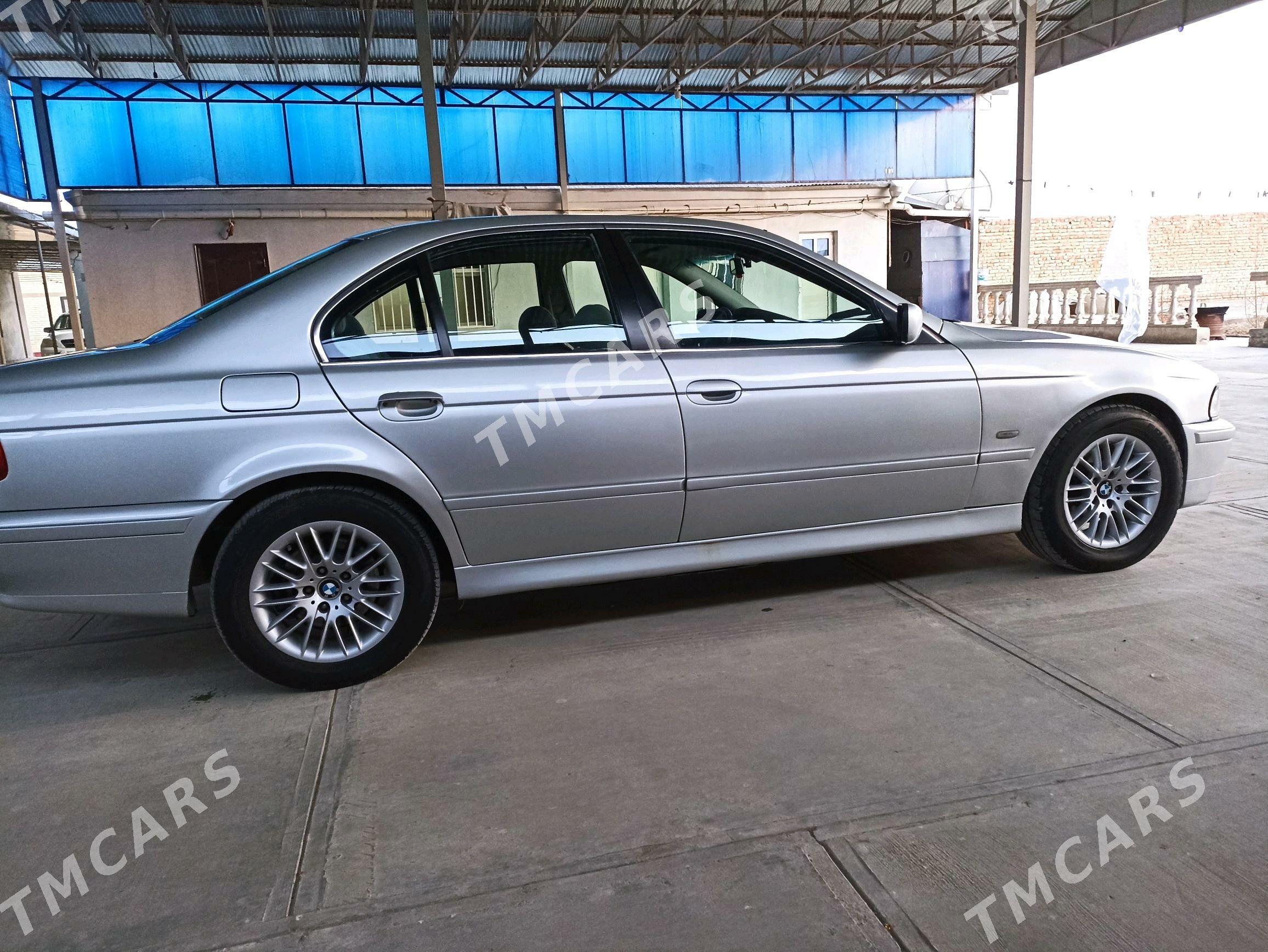 BMW 525 2001 - 90 000 TMT - Bäherden - img 1