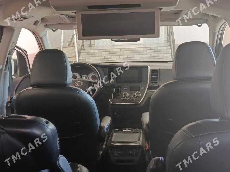Toyota Sienna 2017 - 360 000 TMT - Мары - img 5