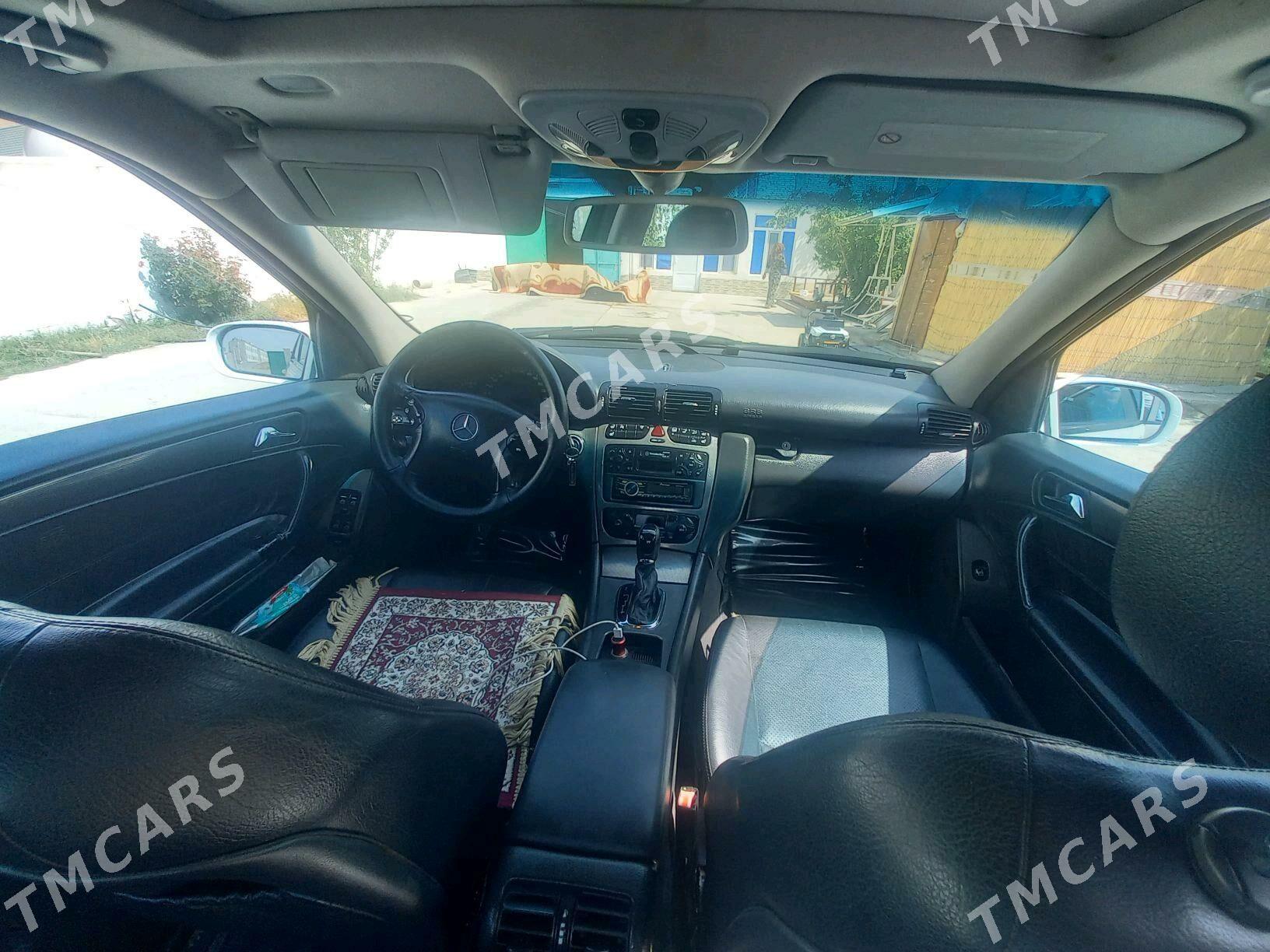 Mercedes-Benz C320 2000 - 90 000 TMT - Балканабат - img 5