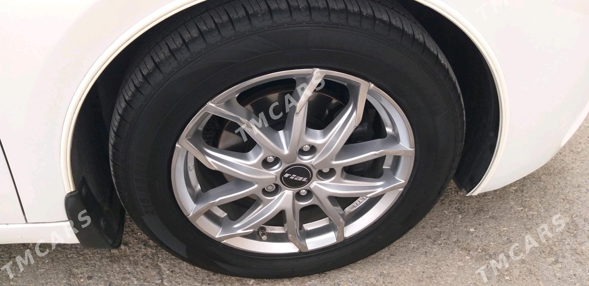 Hyundai Elantra 2020 - 254 000 TMT - Бузмеин - img 7