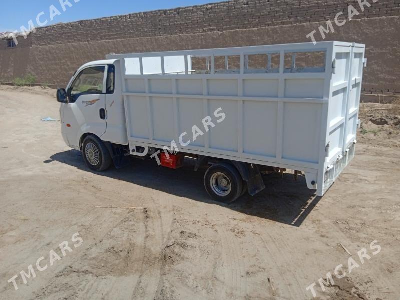 Kia Bongo 2011 - 200 000 TMT - Дашогуз - img 6