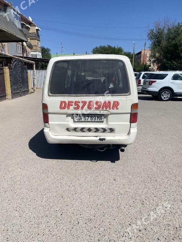 Toyota Hiace 1994 - 70 000 TMT - Мары - img 4