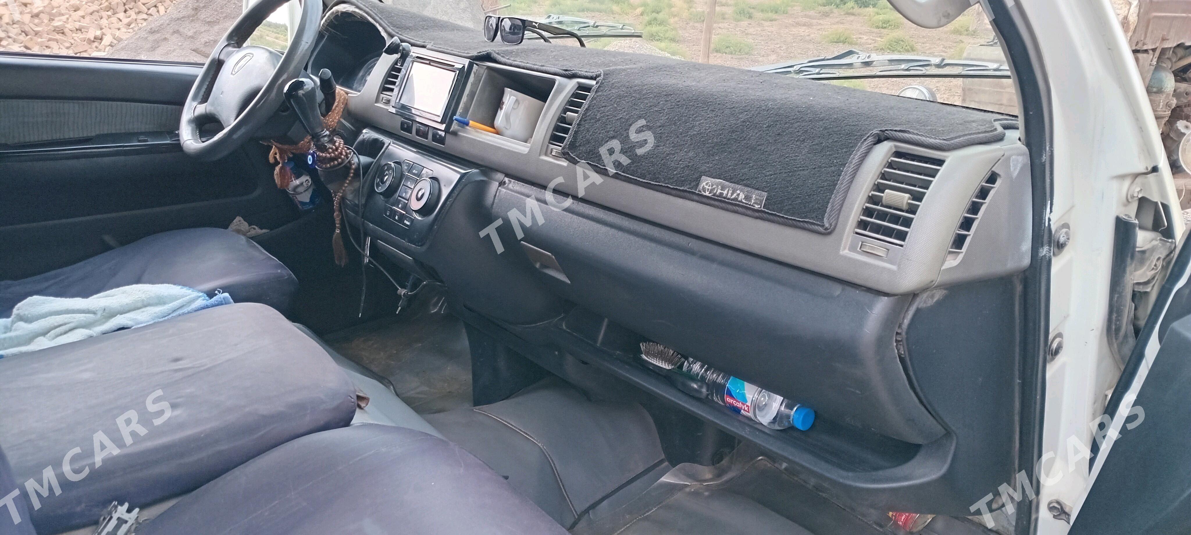 Toyota Hiace 2012 - 250 000 TMT - Бабадайхан - img 2