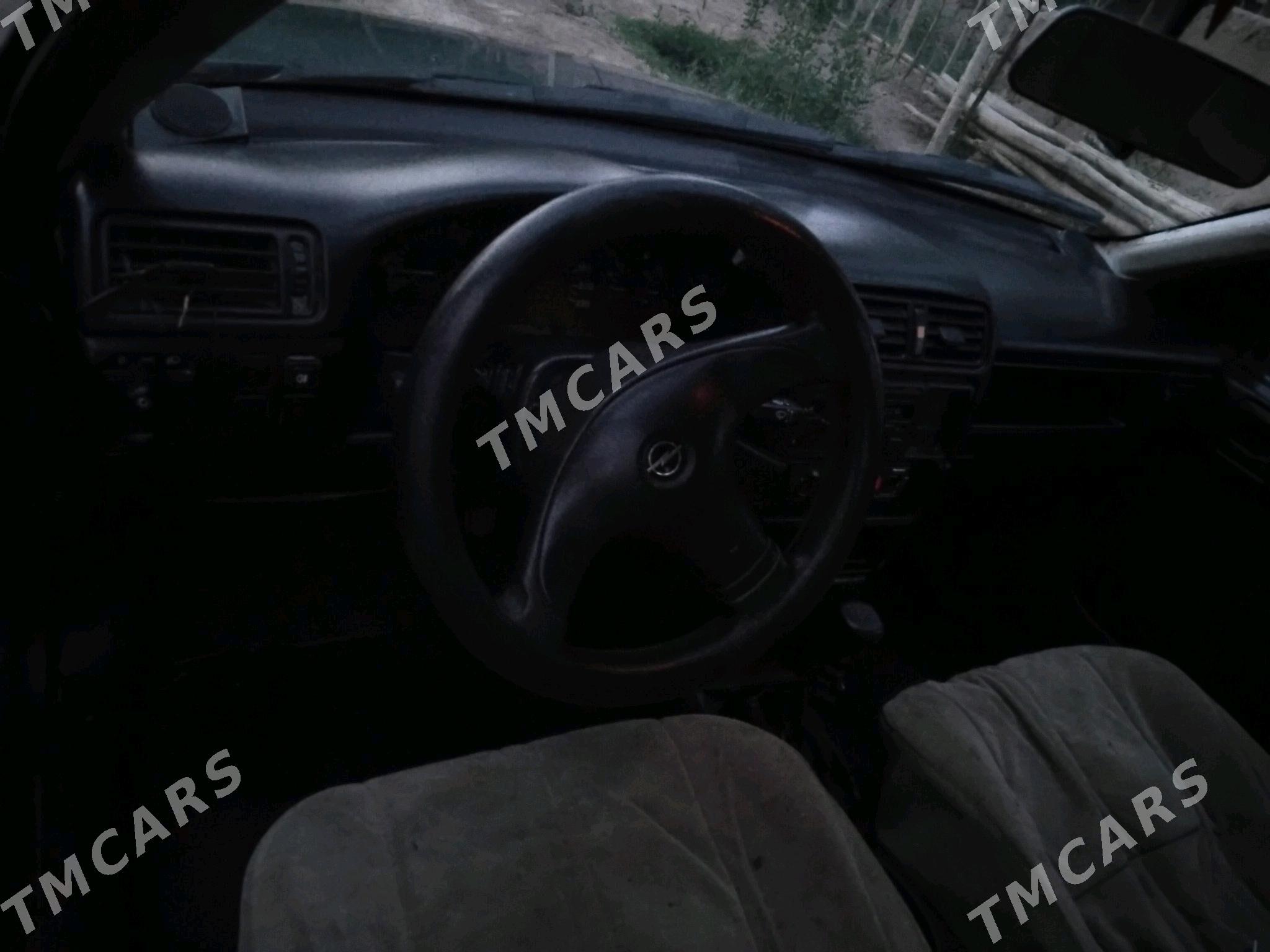 Opel Vectra 1995 - 40 000 TMT - Губадаг - img 4