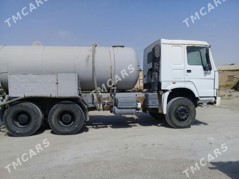 Howo Sinotruk 2011 - 260 000 TMT - Эсенгулы - img 3