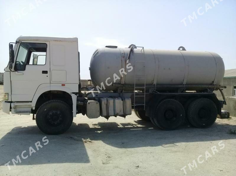 Howo Sinotruk 2011 - 260 000 TMT - Эсенгулы - img 2