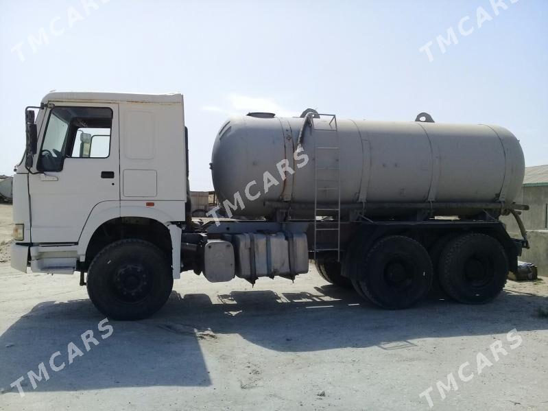 Howo Sinotruk 2011 - 260 000 TMT - Эсенгулы - img 4